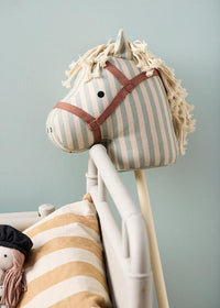 Kids Concept stokpaard Sam blauw 2 jr+