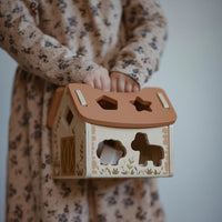 Mrs Ertha houten sorteerspel Tiny Barn 18mnd 658606270824 c