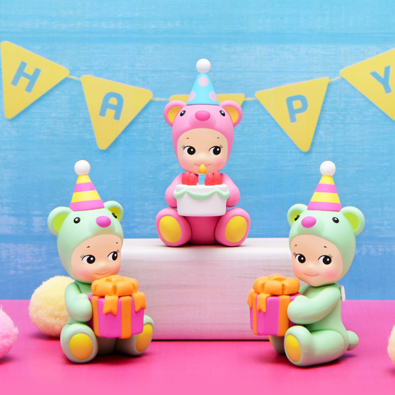 Amazon.com: Sonny Angel Birthday Gift Bear 2021 - Original