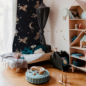 Dekornik wallpaper sample French characters sky