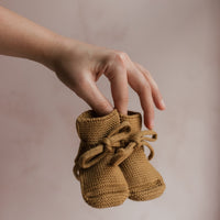 HVID slippers ocher 0-9 months