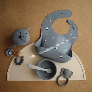 Mushie silicone bib cambridge boats