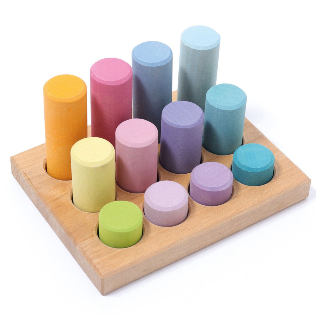 GRIMMS sorteerbord met regenboog staven pastel 3 jr+