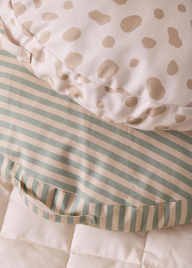 Kids Concept vloerkussen streep blauw 60 cm katoen +recycled polyester