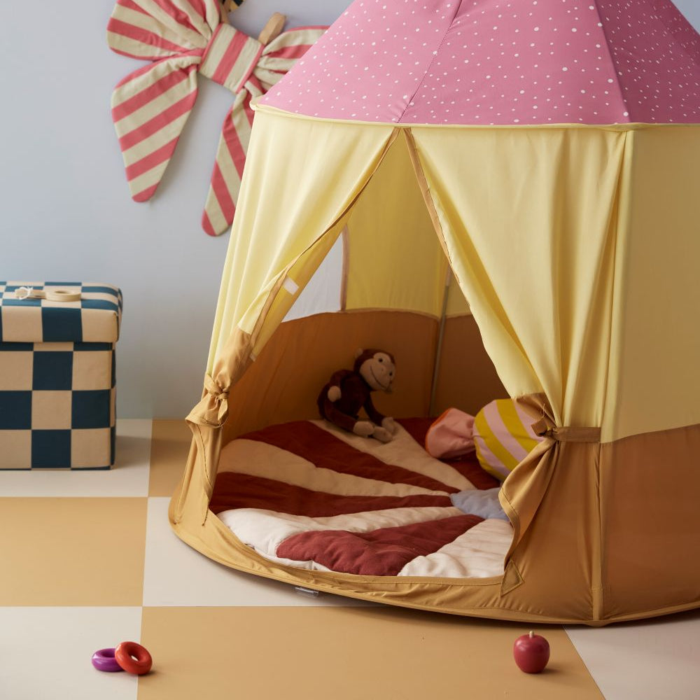Kids Concept speelmat circus rood Gerecycled polyester + katoen