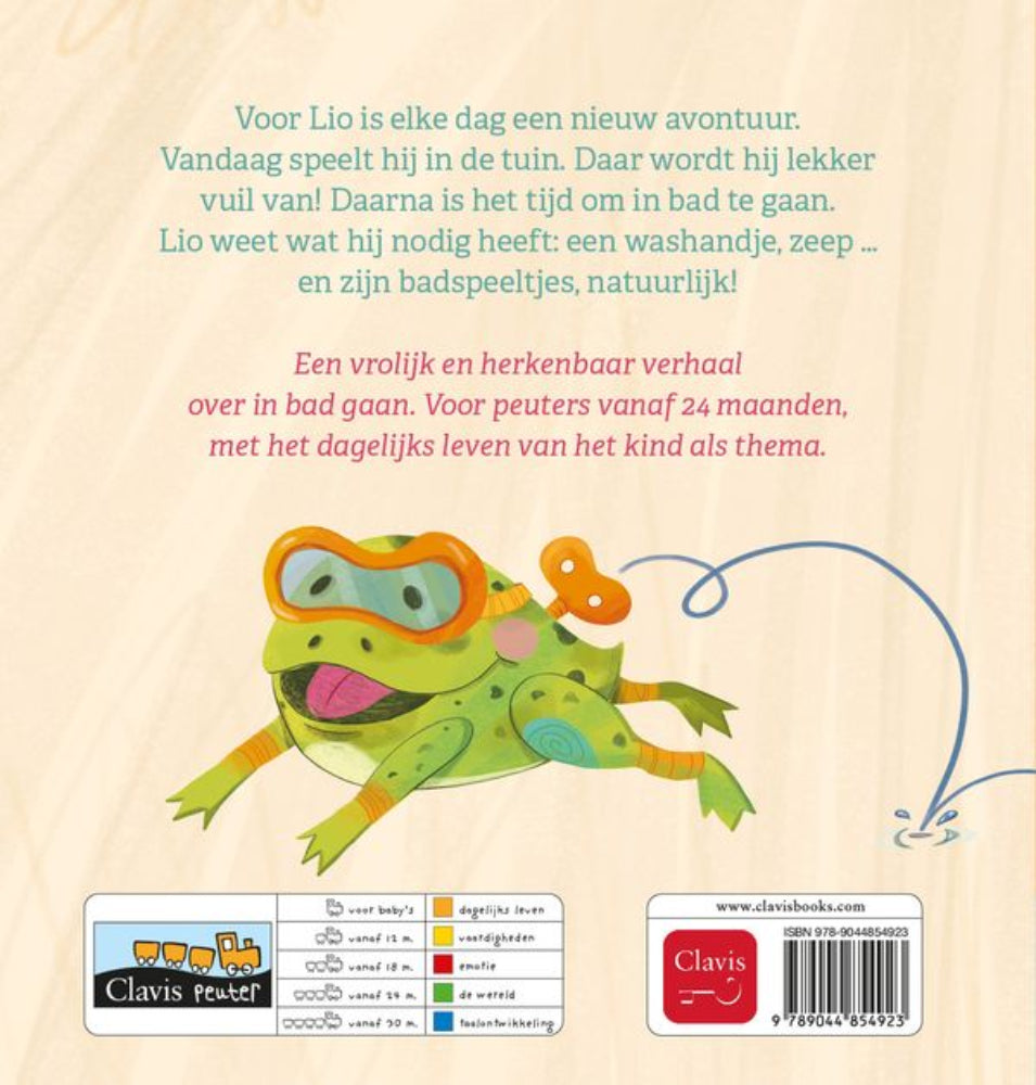 Lio gaat in bad 2 jr+2