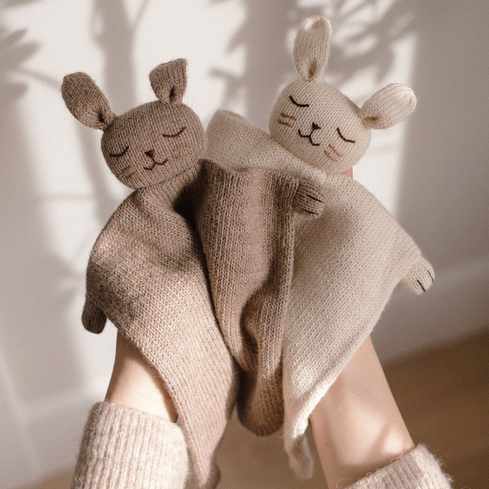 Buy Main Sauvage knuffeldoekje bunny ecru knit
