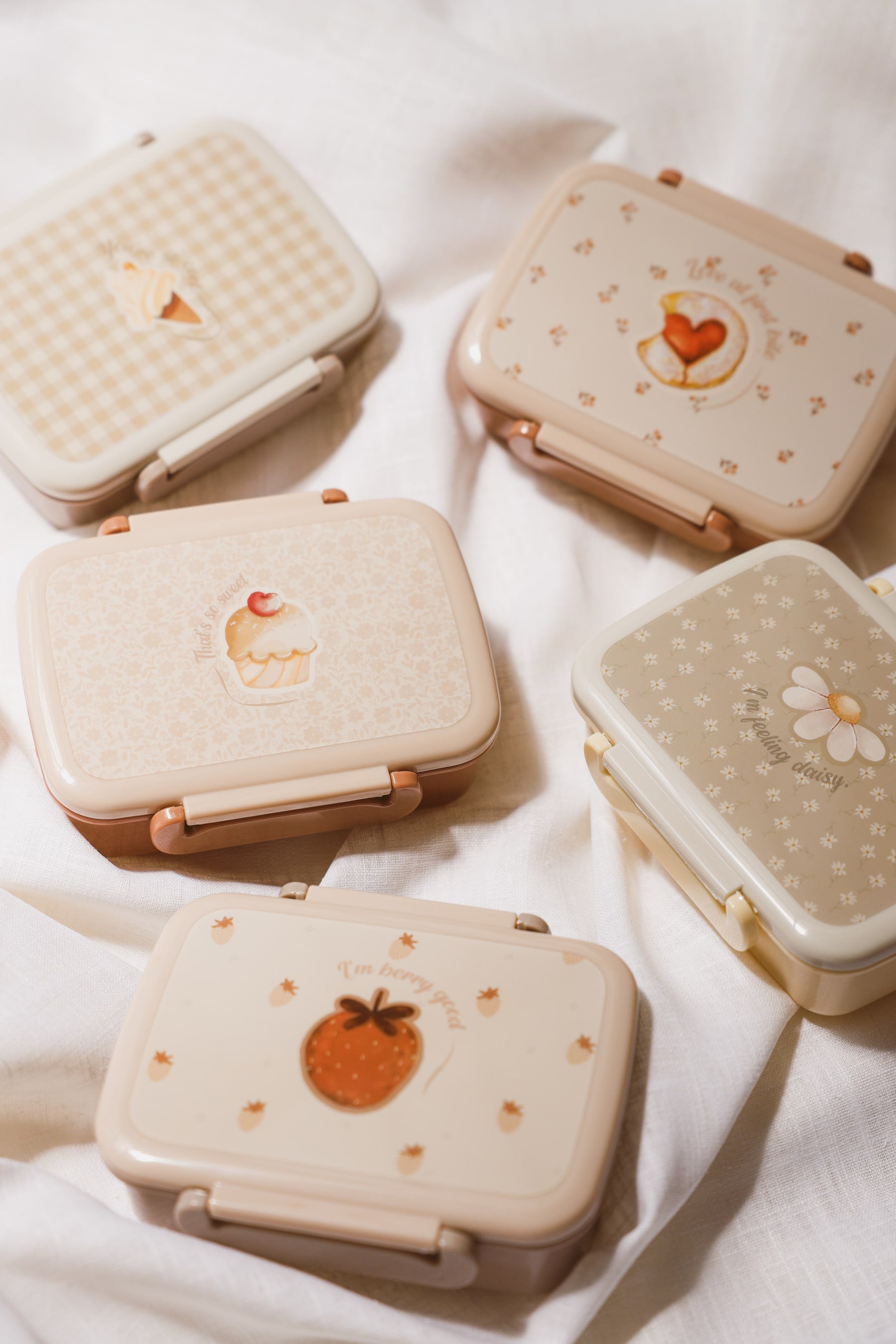 Mrs Ertha lunchbox Little daisys