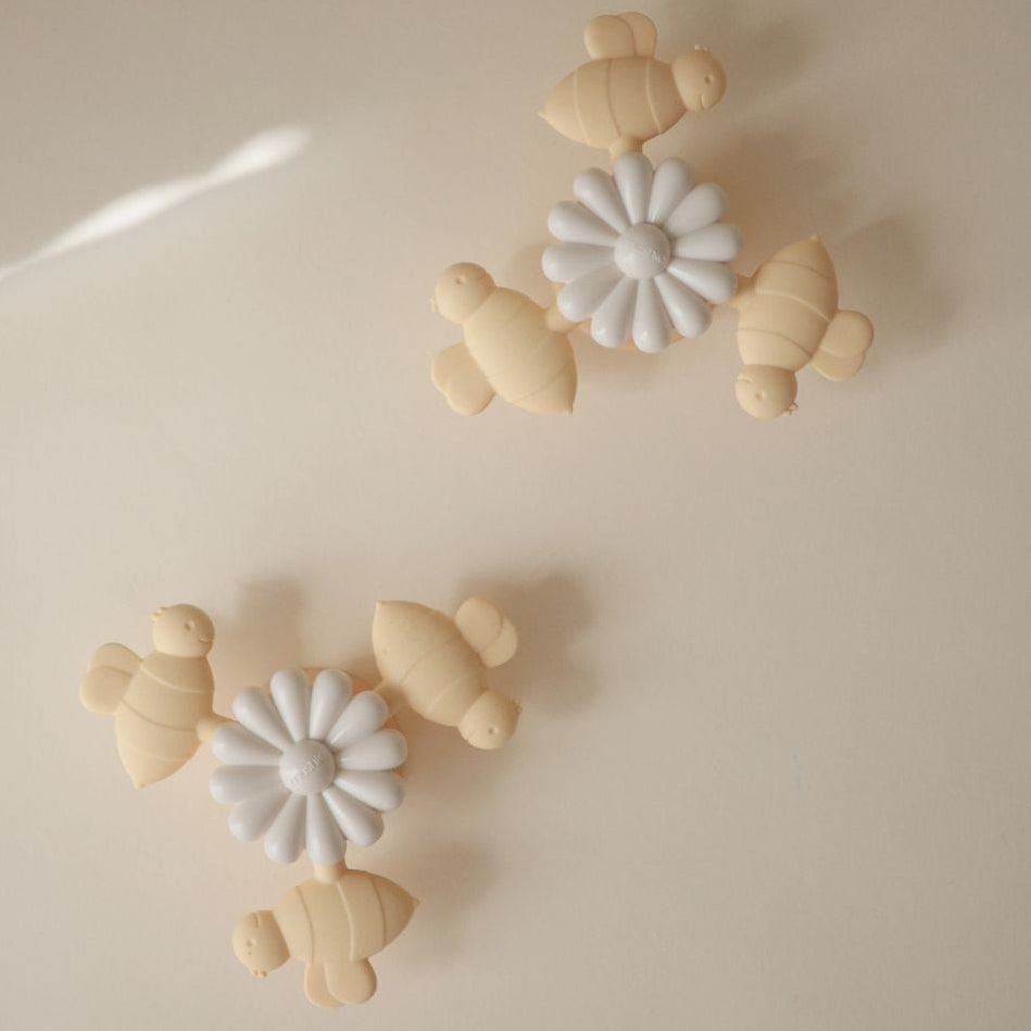 Mushie babyspeeltje spinner bee 10 mnd+