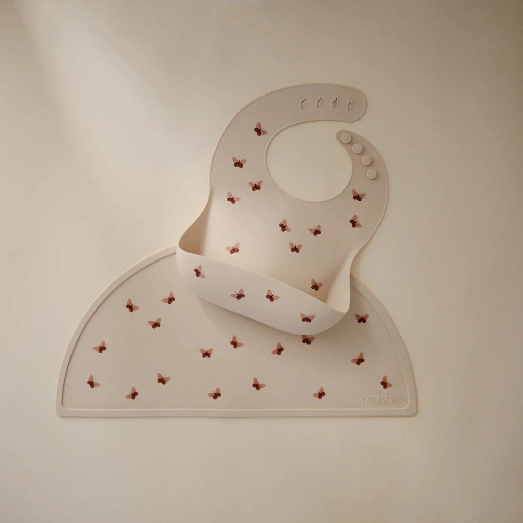 Buy Mushie silicone bib Rainbow