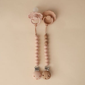 Mushie pacifier clip Eva blush wood