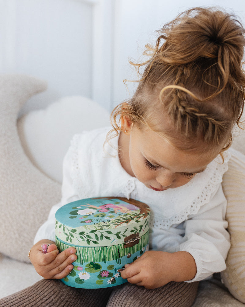 Petit Monkey bijoux music box water fairy FSC karton