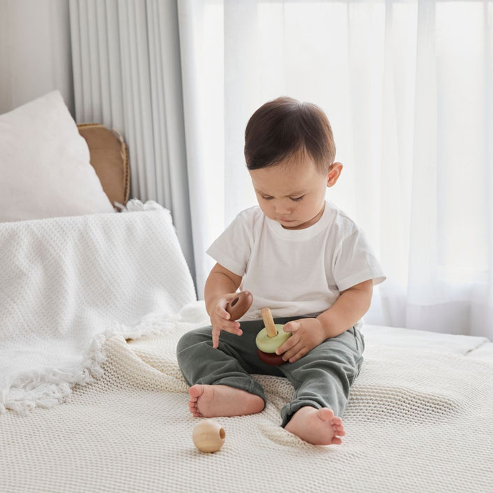 Plan Toys stacking tower natural 1yr+