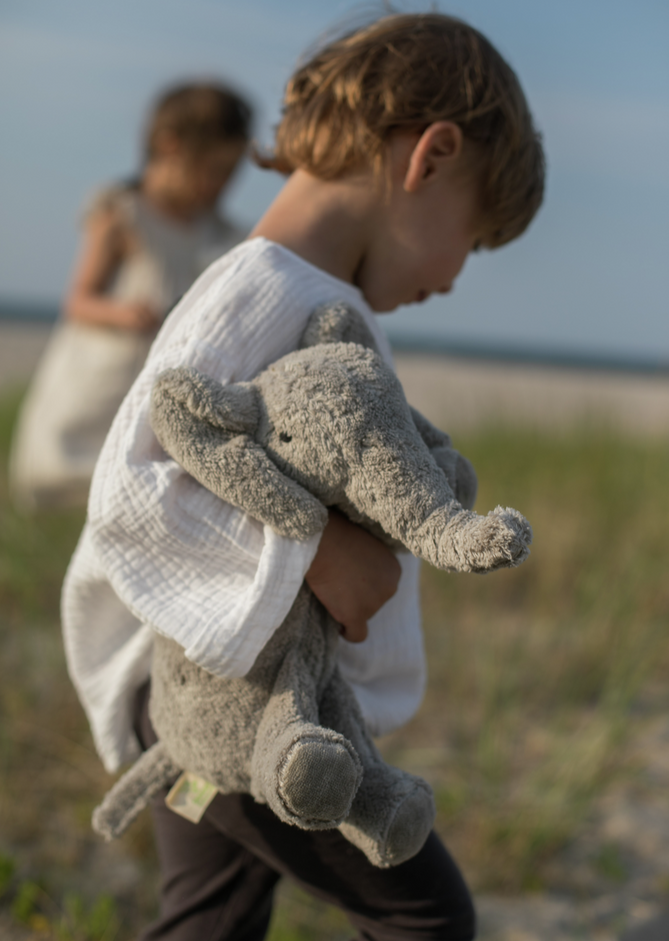 Senger Naturwelt heat cuddly toy elephant small 2 months + 100% organisch katoen + kersenpit