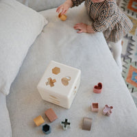 Mushie pop it flower lilac 10 months+