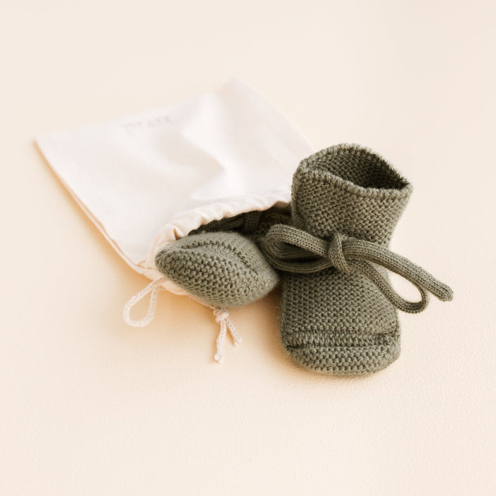 HVID booties artichoke 0-9 months