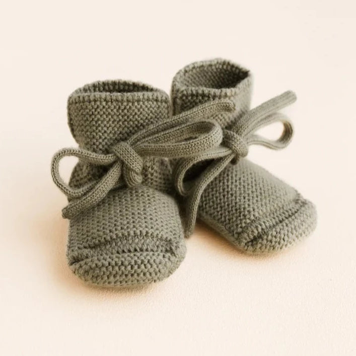 HVID slippers off white 0-12 months