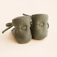 HVID slippers off white 0-12 months