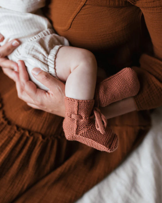 HVID slippers brick 0-9 months
