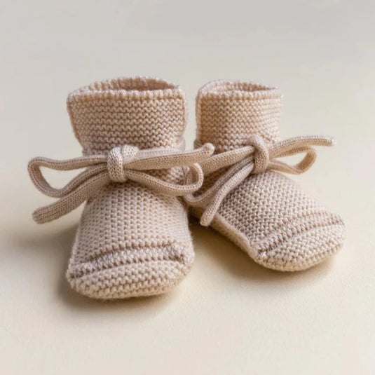 HVID booties oat 0-9 months