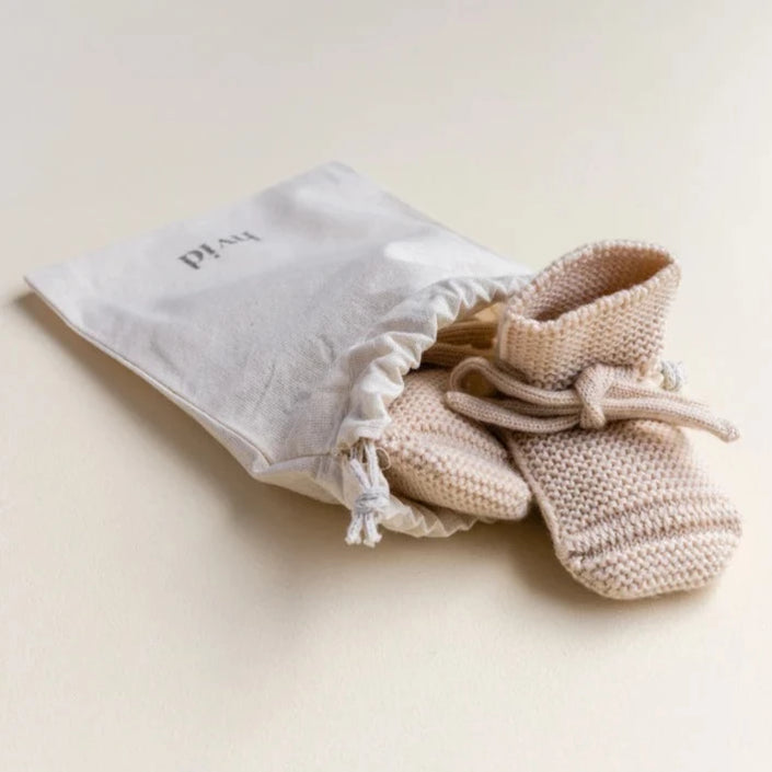 HVID booties oat 0-9 months