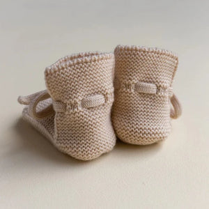 HVID booties oat 0-9 months