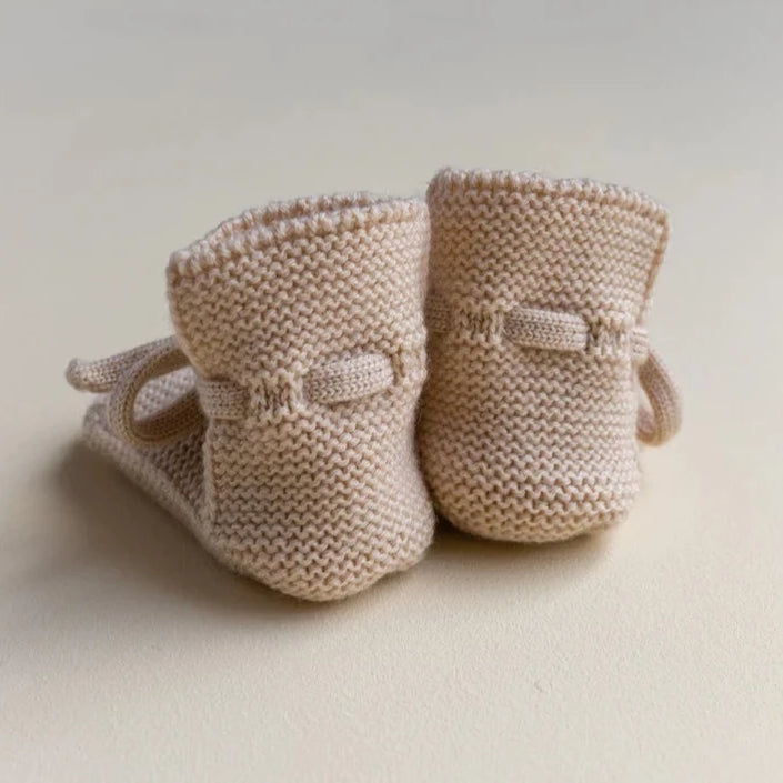 HVID booties oat 0-9 months