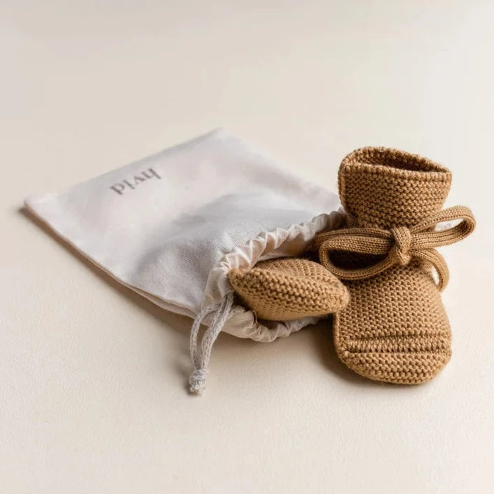 HVID slippers off white 0-12 months