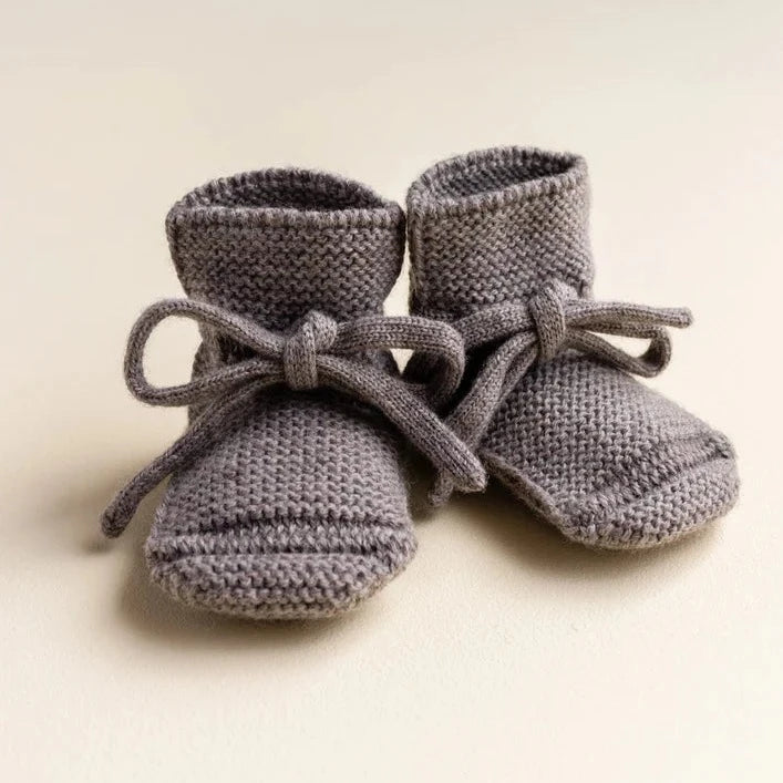 HVID slippers off white 0-12 months