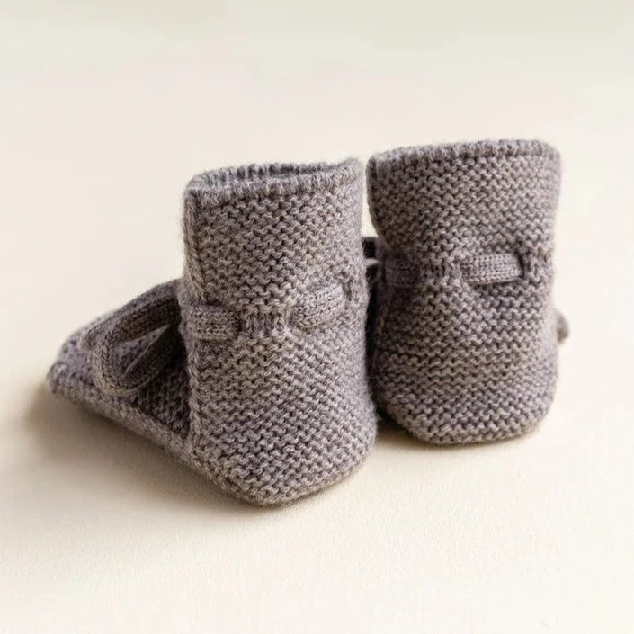 HVID slippers off white 0-12 months