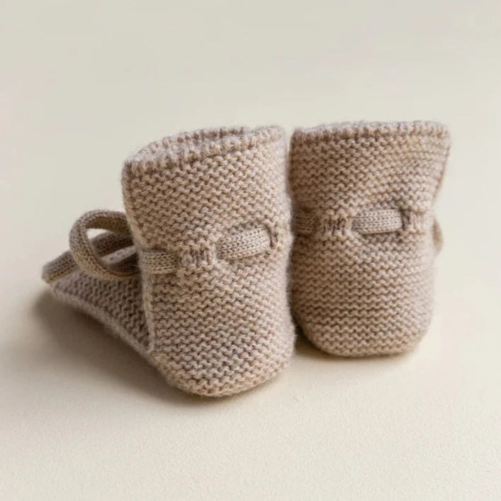 HVID slippers off white 0-12 months