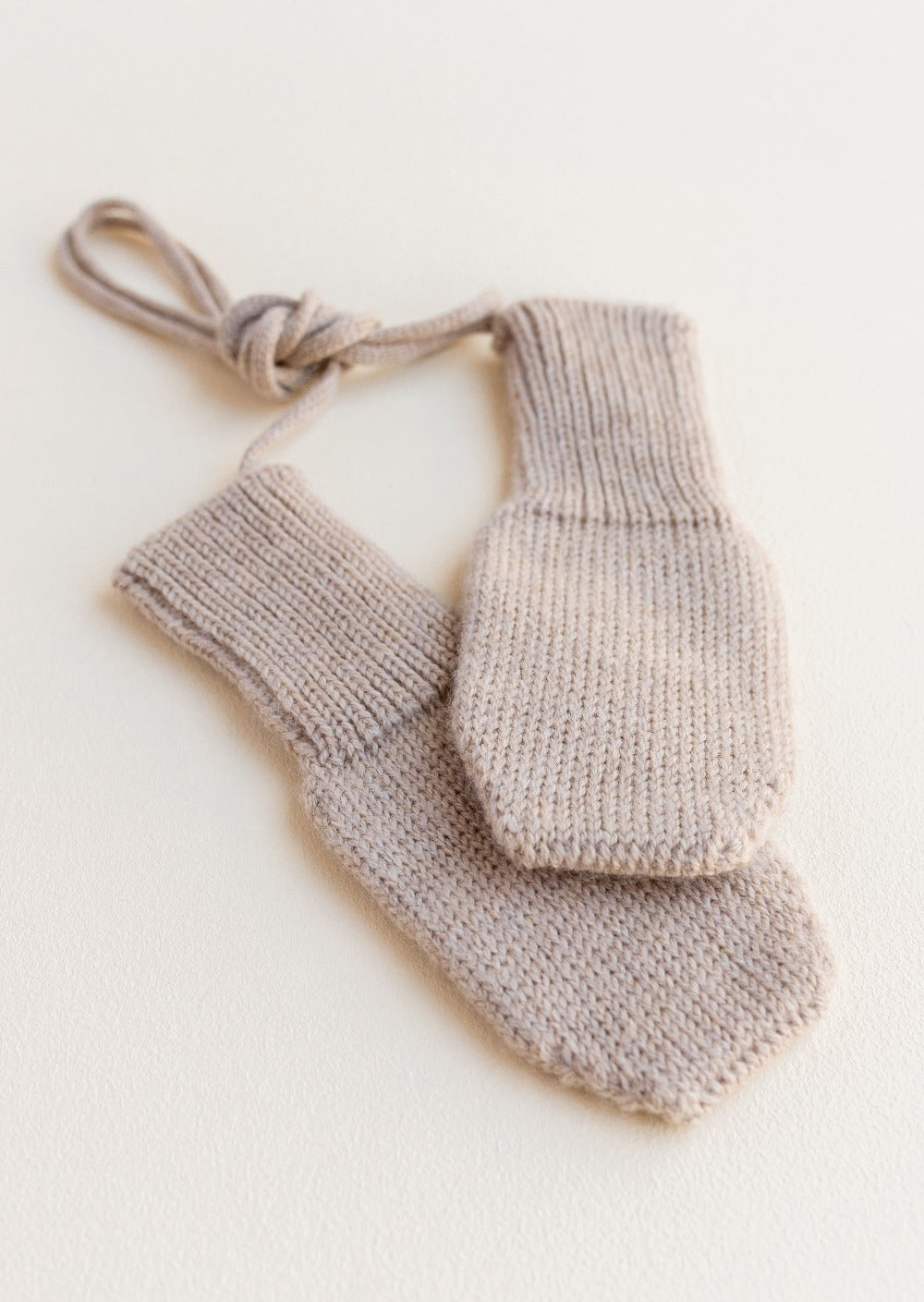 HVID mittens Fiza sand 6-24 months
