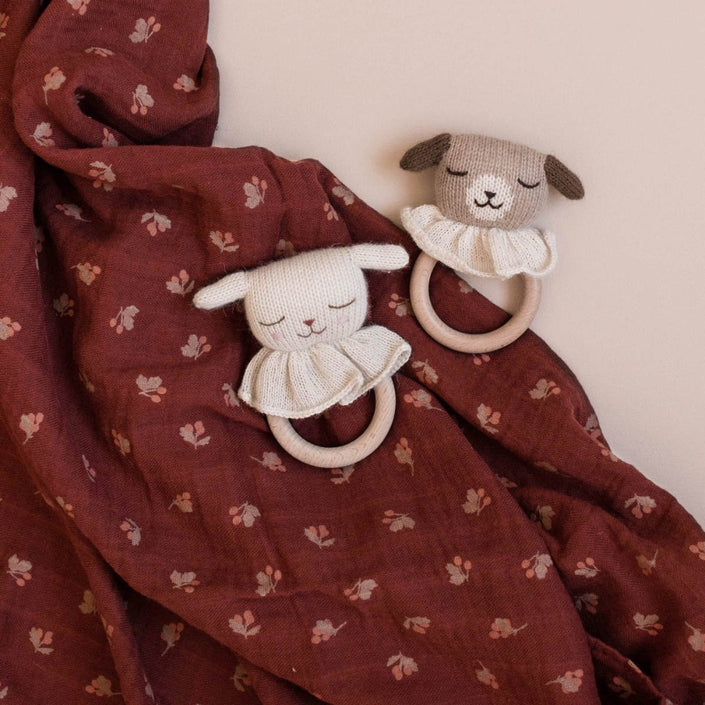 Main Sauvage teether + rattle lamb