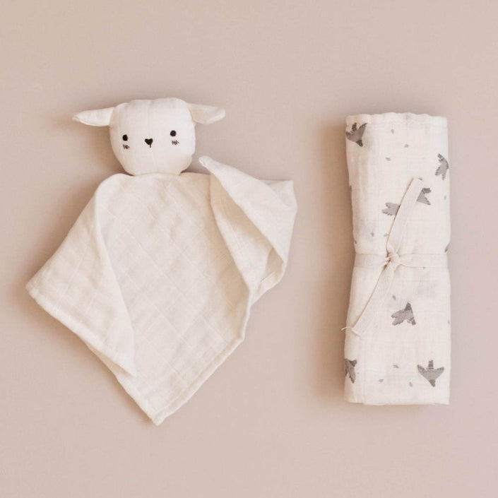 Main Sauvage cuddle cloth lamb