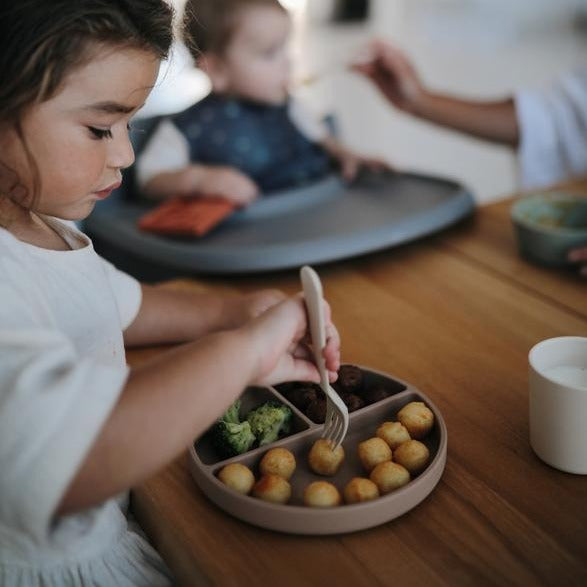 Mushie silicone plate blush