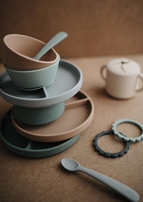 Mushie silicone plate thyme green 100% siliconen