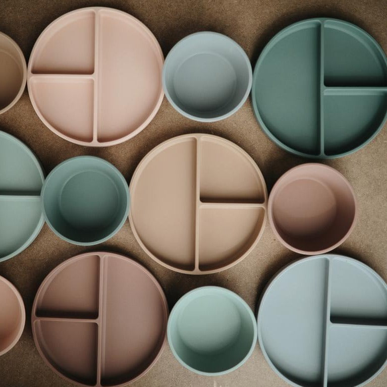 Mushie silicone plate thyme green