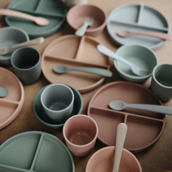 Mushie silicone bowl thyme green