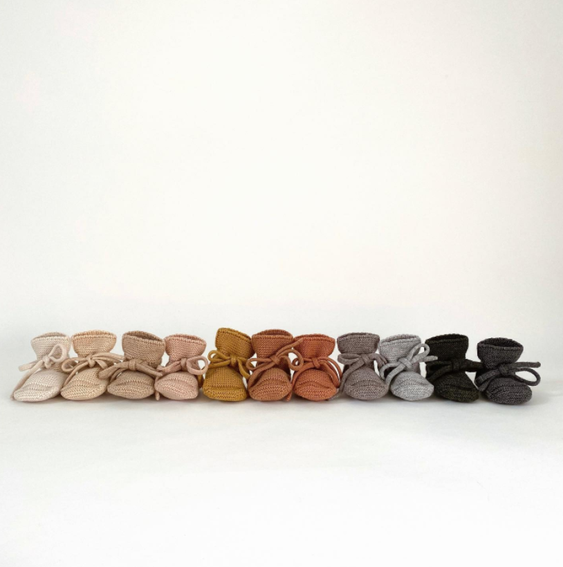 HVID apricot slippers 0-9 months