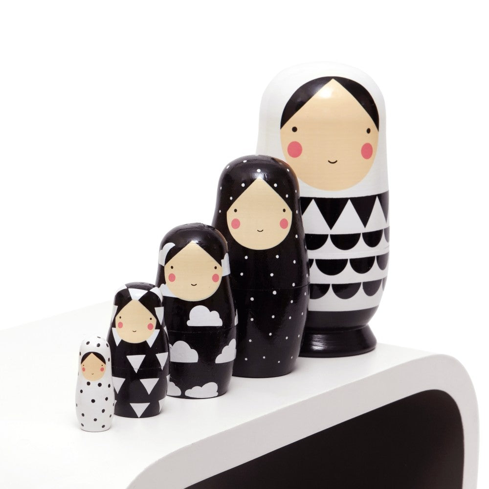 Petit Monkey nesting dolls black and white 8719244220212