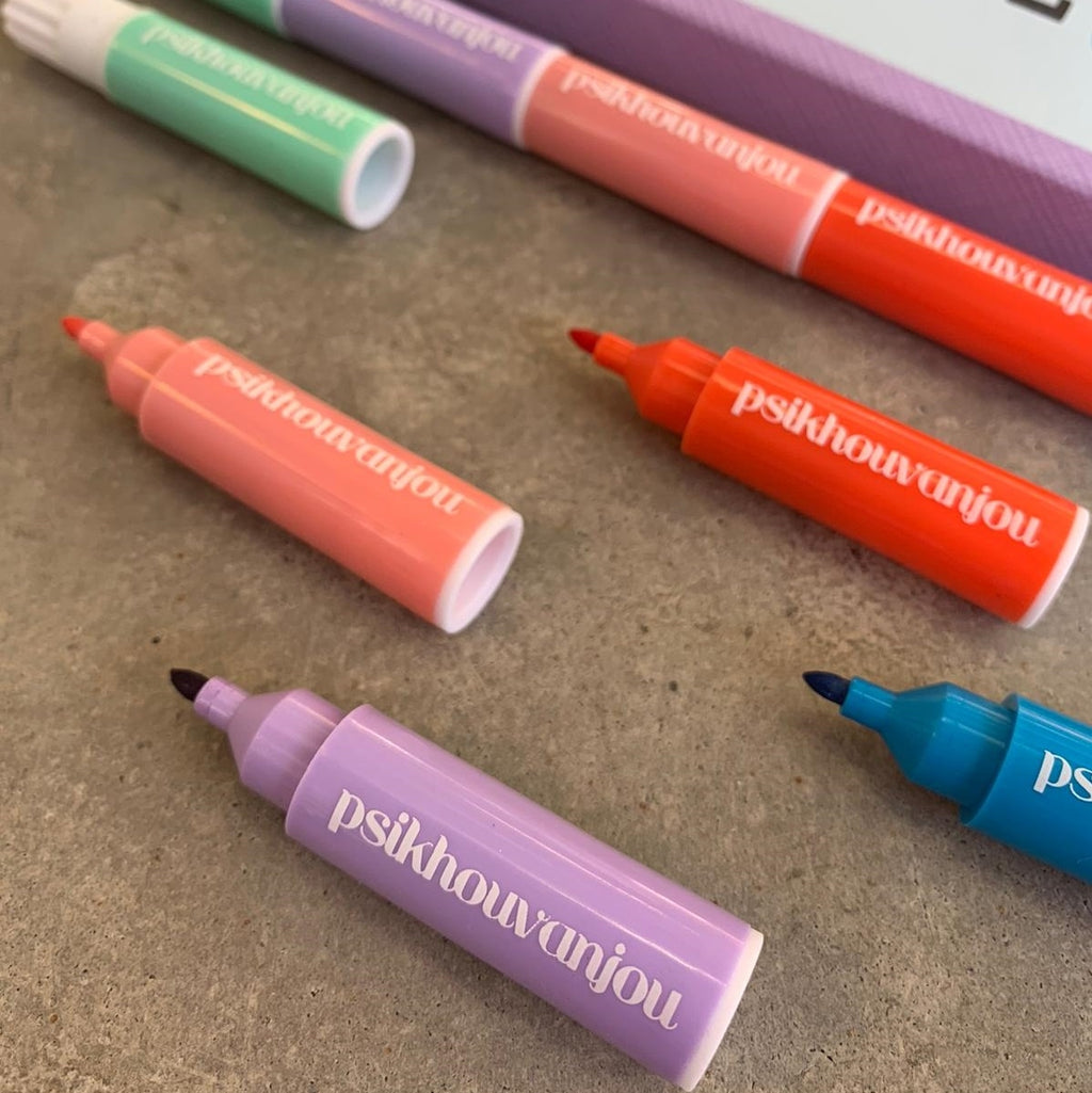 Rainbow felt tip pen
